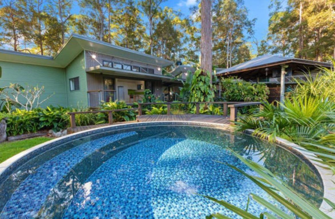 Dezen Accomodation Palmview エクステリア 写真