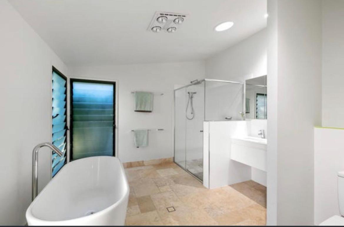 Dezen Accomodation Palmview エクステリア 写真